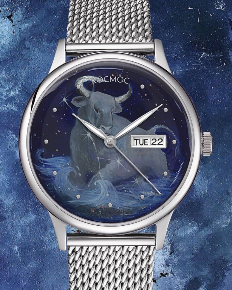 Уникальное творение художников бренда Космос: часы с лакированной миниатюрой, изображающей легендарного Быка. 
