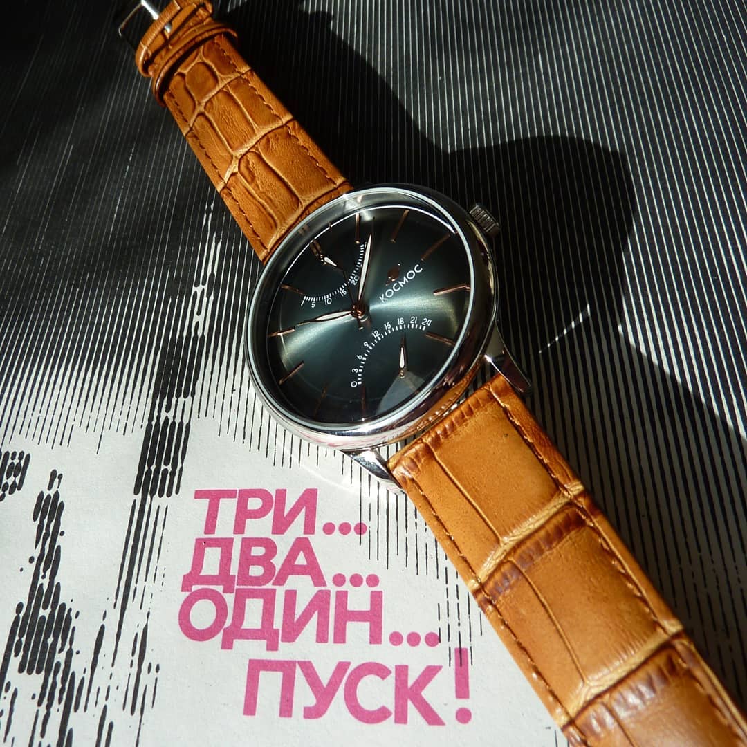 Помимо винтажной эстетики, эти часы привлекают к себе внимание необычным сочетанием цветов. 