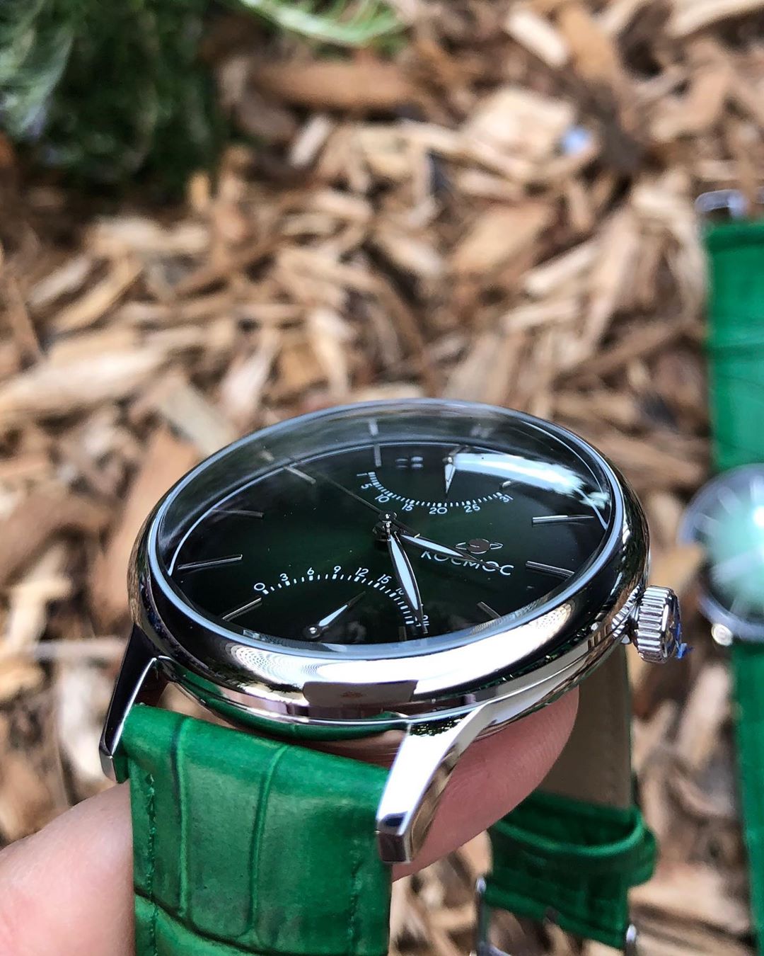 Кварцевые часы серии Космопорт K 058.17.38 с удивительным минеральным стеклом, выгнутым с обеих сторон 