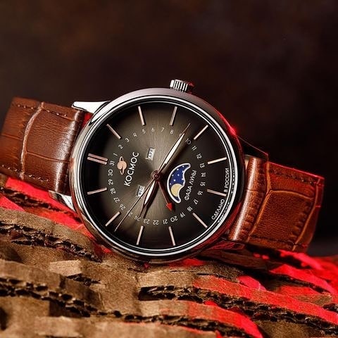 Коллекция «Сатурн»: часы, оформленные в винтажном стиле. 